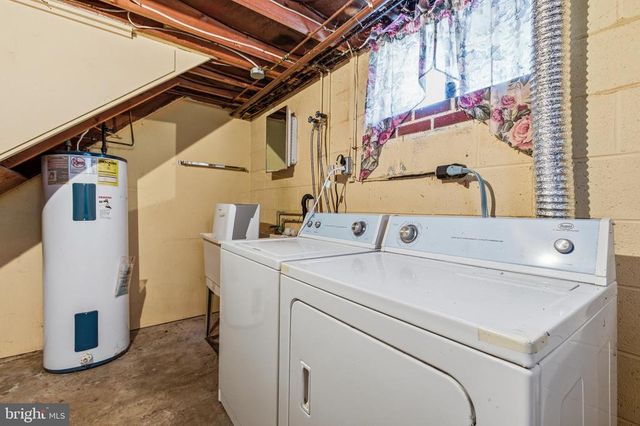 115 SUNSET DR, Stanley, VA 22851