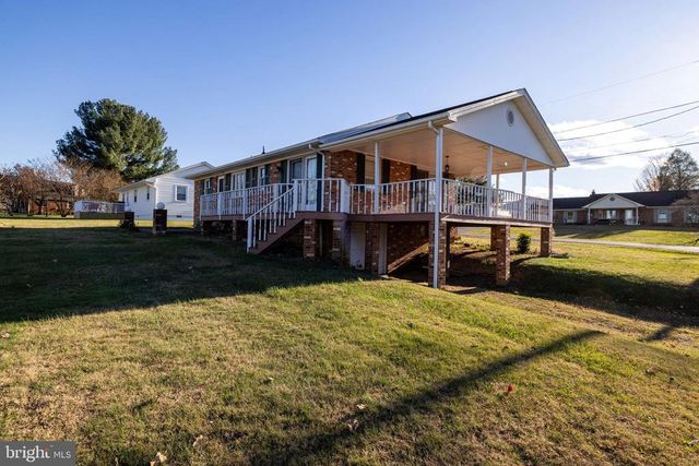 115 SUNSET DR, Stanley, VA 22851