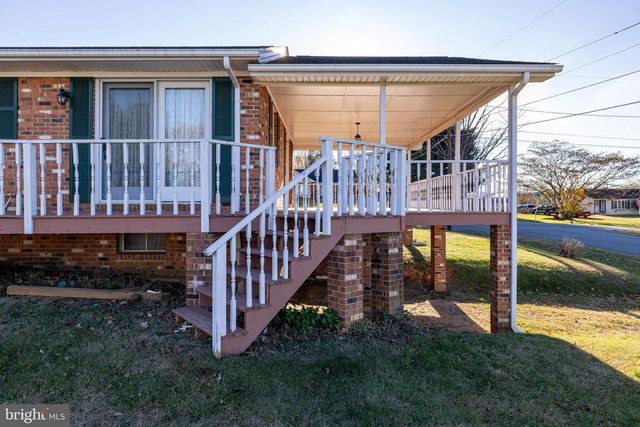 115 SUNSET DR, Stanley, VA 22851