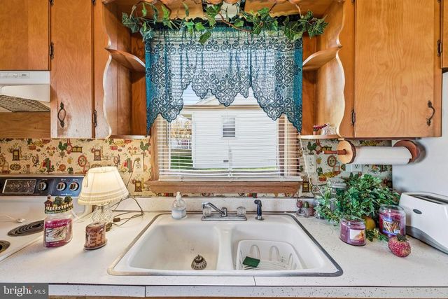 115 SUNSET DR, Stanley, VA 22851