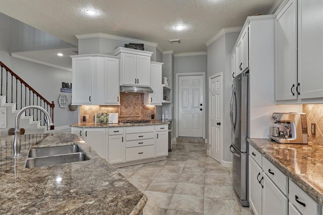 157 Capetown, Conroe, TX 77356