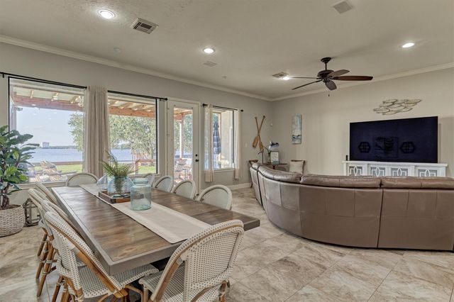 157 Capetown, Conroe, TX 77356