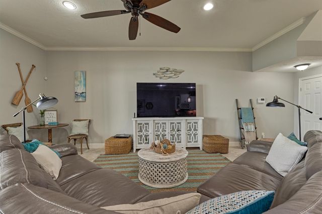 157 Capetown, Conroe, TX 77356