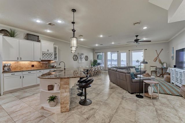 157 Capetown, Conroe, TX 77356