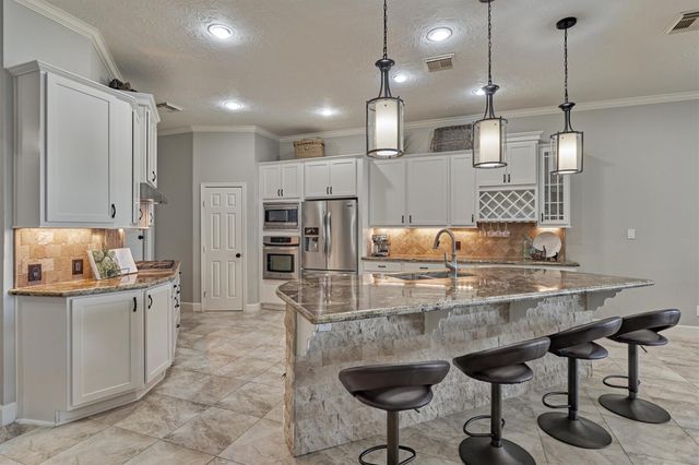 157 Capetown, Conroe, TX 77356