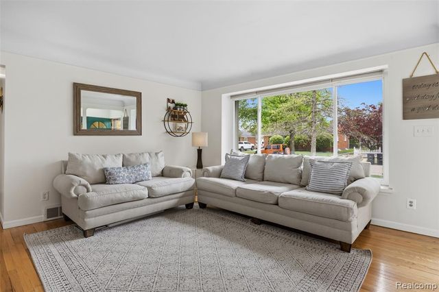 35314 Richland Street, Livonia, MI 48150