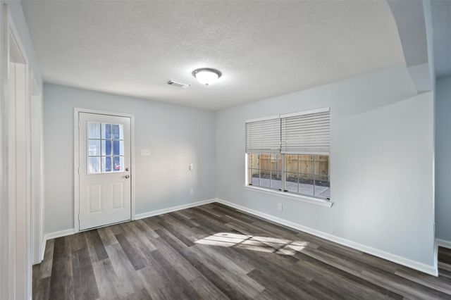 5107 Whittier Oaks Drive, Friendswood, TX 77546