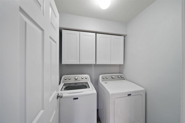 5107 Whittier Oaks Drive, Friendswood, TX 77546