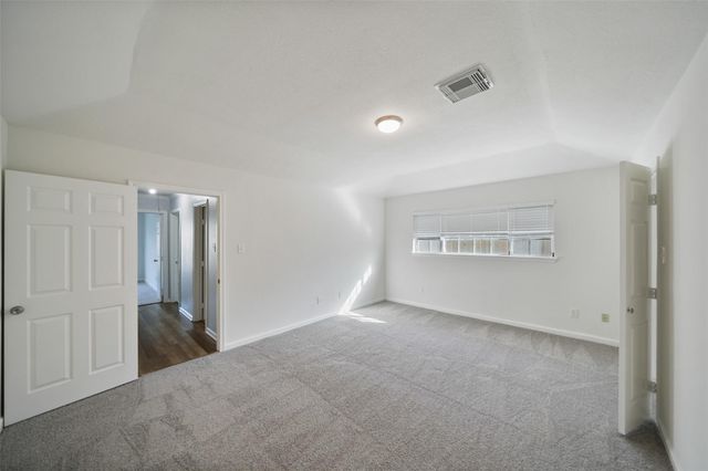 5107 Whittier Oaks Drive, Friendswood, TX 77546