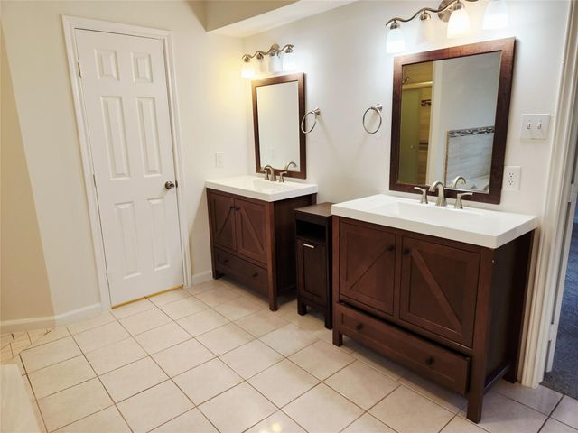 5107 Whittier Oaks Drive, Friendswood, TX 77546