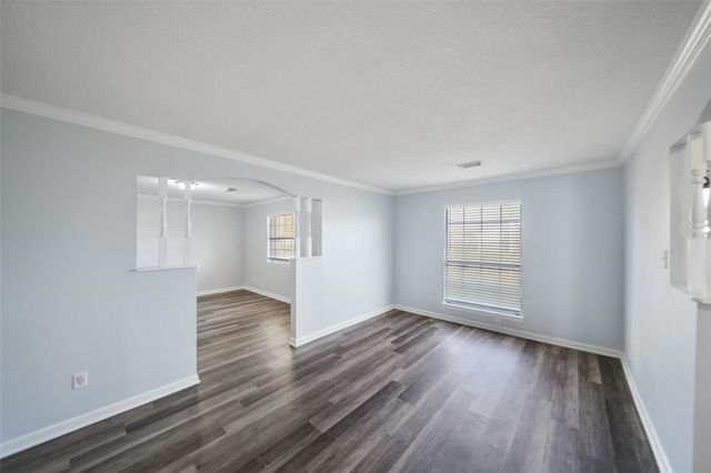 5107 Whittier Oaks Drive, Friendswood, TX 77546