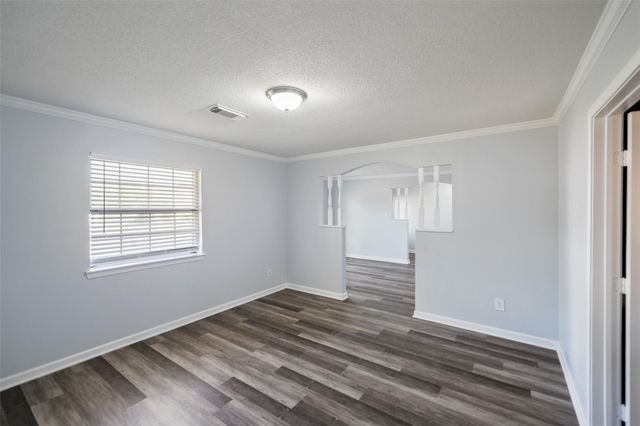 5107 Whittier Oaks Drive, Friendswood, TX 77546