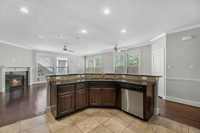 247 W 25th Street, Houston, TX 77008