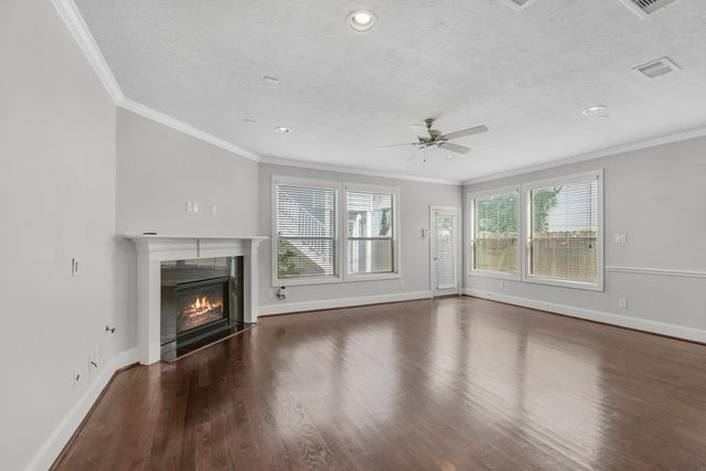 247 W 25th Street, Houston, TX 77008