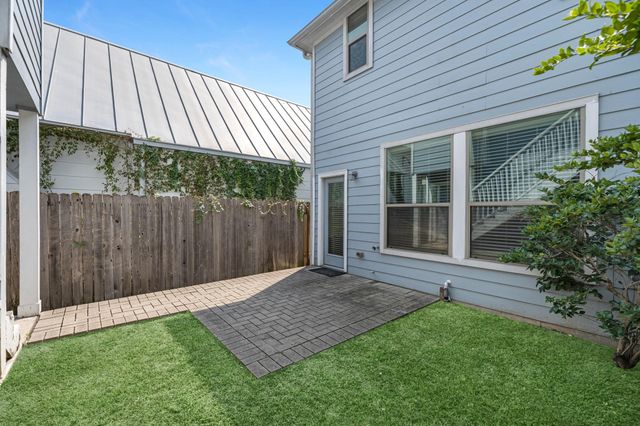 247 W 25th Street, Houston, TX 77008
