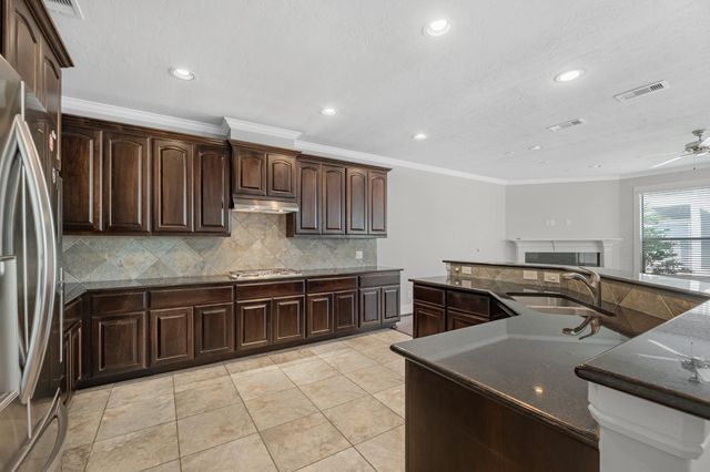247 W 25th Street, Houston, TX 77008