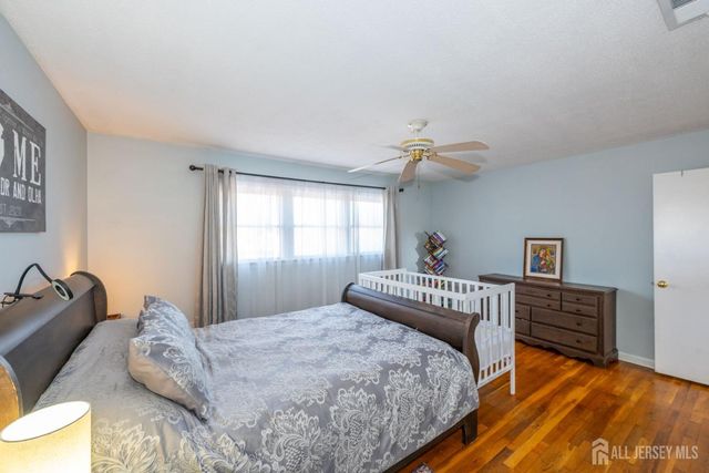 8 Sherbone Place, Sayreville, NJ 08872