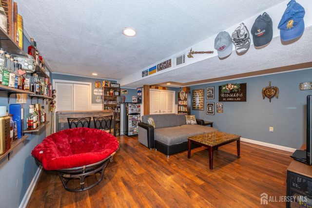 8 Sherbone Place, Sayreville, NJ 08872
