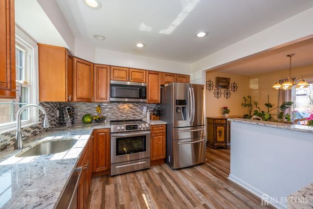 8 Sherbone Place, Sayreville, NJ 08872