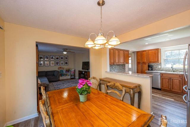 8 Sherbone Place, Sayreville, NJ 08872