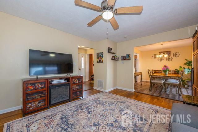8 Sherbone Place, Sayreville, NJ 08872