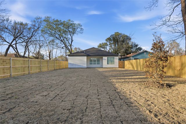 8724 Quinn Street, Dallas, TX 75217