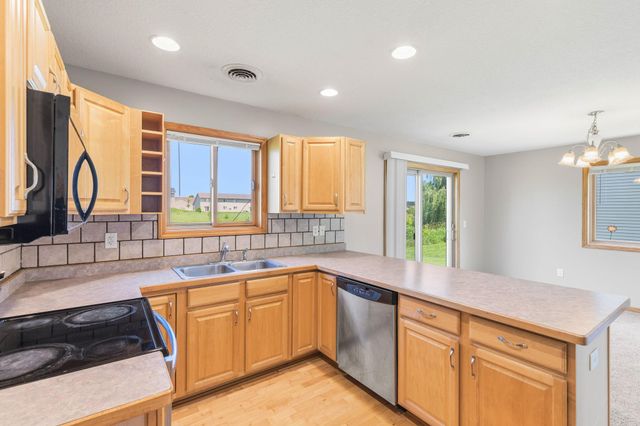 415 Sierra Place, Roberts, WI 54023
