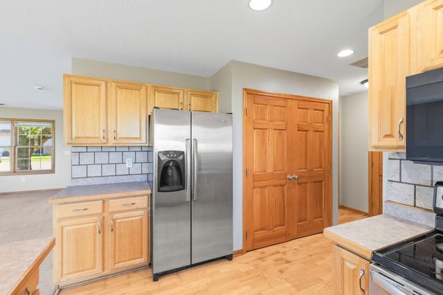 415 Sierra Place, Roberts, WI 54023
