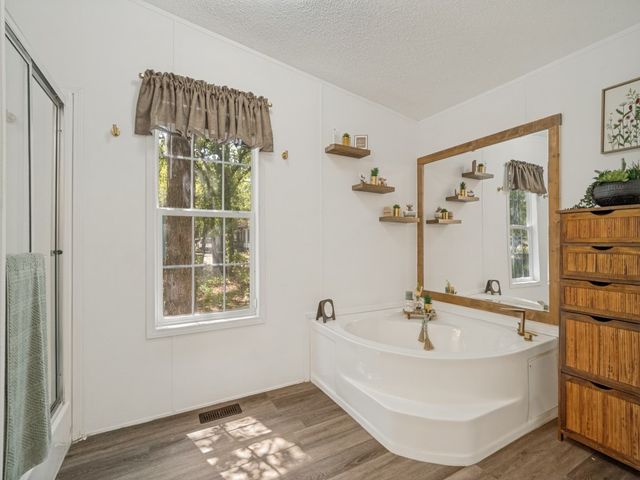 104 Arunda Court, Weatherford, TX 76085
