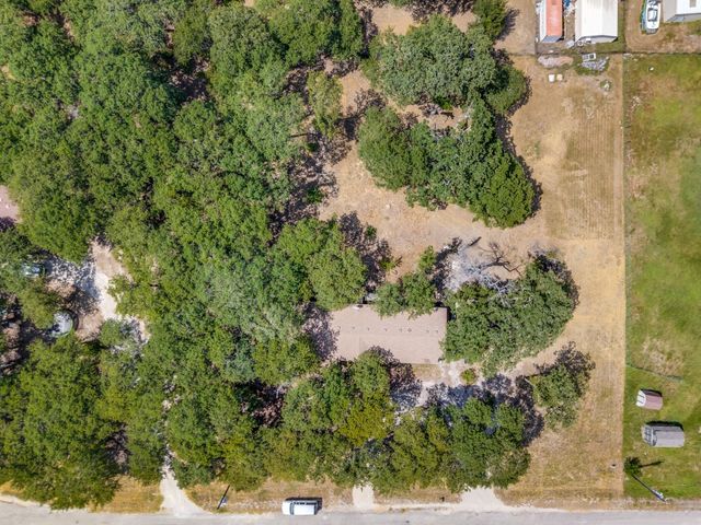 104 Arunda Court, Weatherford, TX 76085