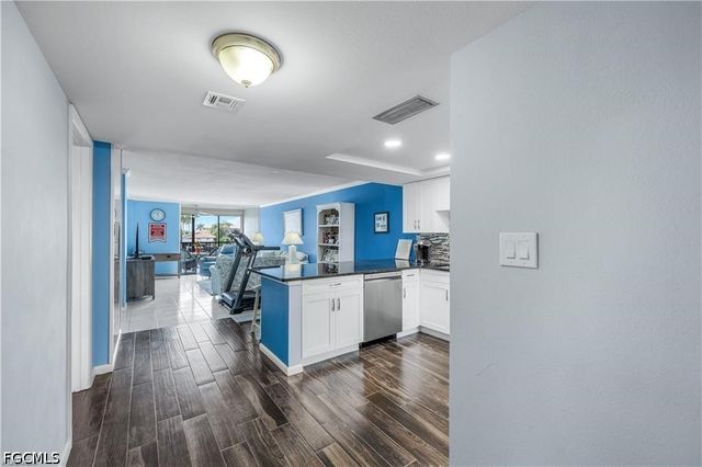4260 SE 20th PL 206, Cape Coral, FL 33904