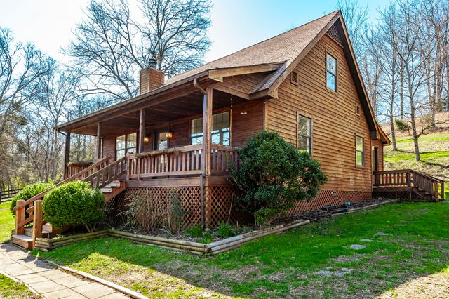 655 Cummings Ln, Cottontown, TN 37048