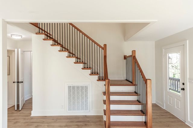 655 Cummings Ln, Cottontown, TN 37048