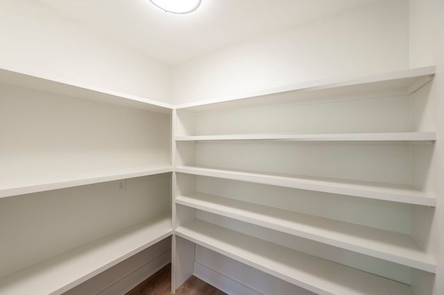 655 Cummings Ln, Cottontown, TN 37048