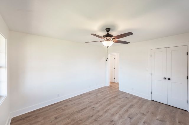 655 Cummings Ln, Cottontown, TN 37048