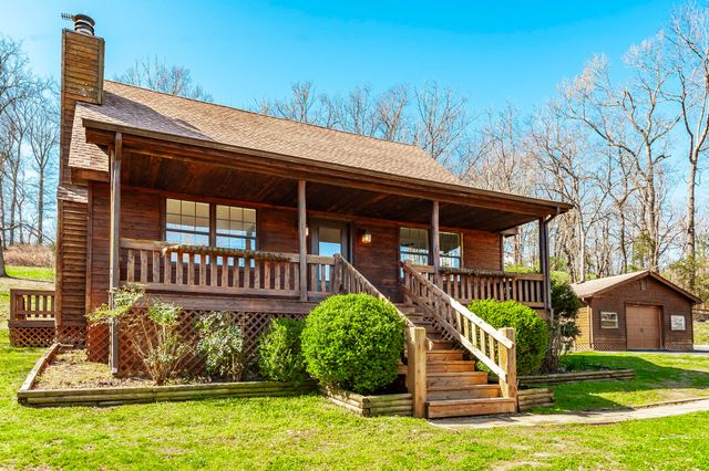 655 Cummings Ln, Cottontown, TN 37048