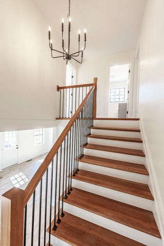 655 Cummings Ln, Cottontown, TN 37048