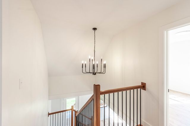 655 Cummings Ln, Cottontown, TN 37048