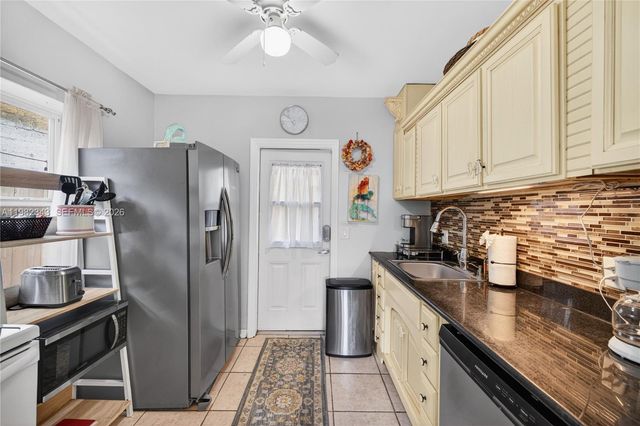 749 NW 43rd Street, Oakland Park, FL 33309