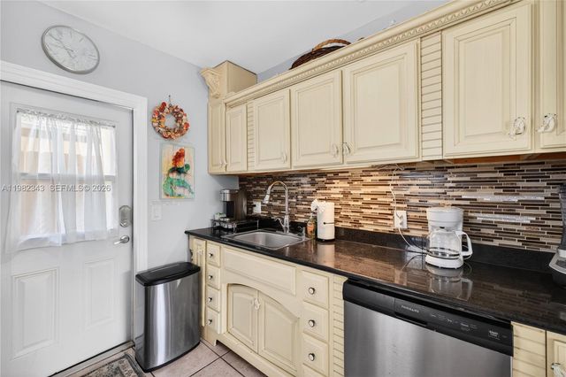 749 NW 43rd Street, Oakland Park, FL 33309