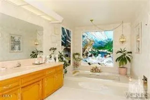 10560 Henderson Road, Ventura, CA 93004