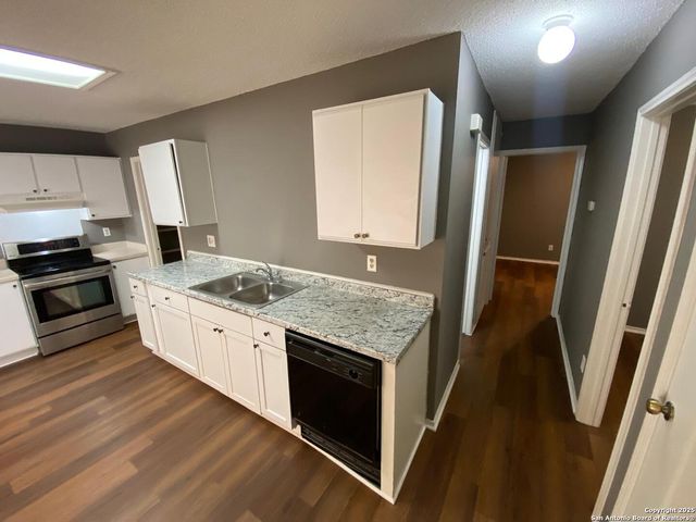 2219 Paddle, San Antonio, TX 78245