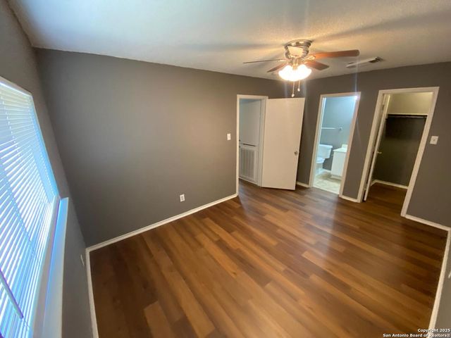 2219 Paddle, San Antonio, TX 78245