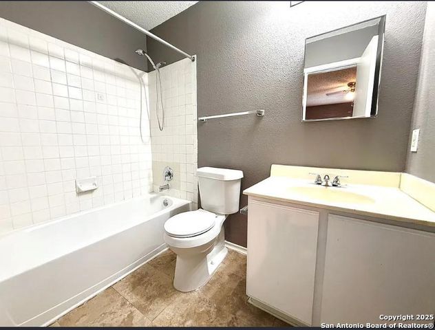 2219 Paddle, San Antonio, TX 78245