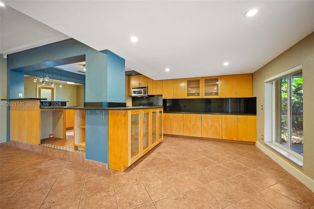 4512 SW 37th Avenue, Dania Beach, FL 33312