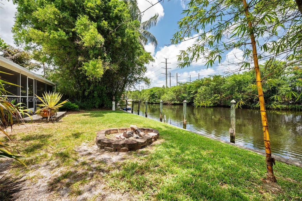 4512 SW 37th Avenue, Dania Beach, FL 33312