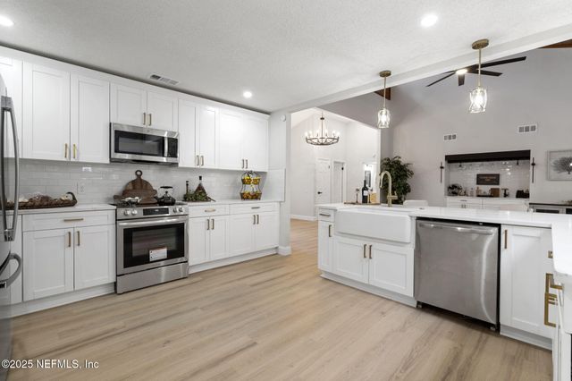 3678 CATHEDRAL COVE Road, Jacksonville, FL 32217