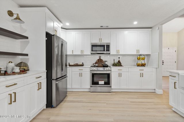 3678 CATHEDRAL COVE Road, Jacksonville, FL 32217