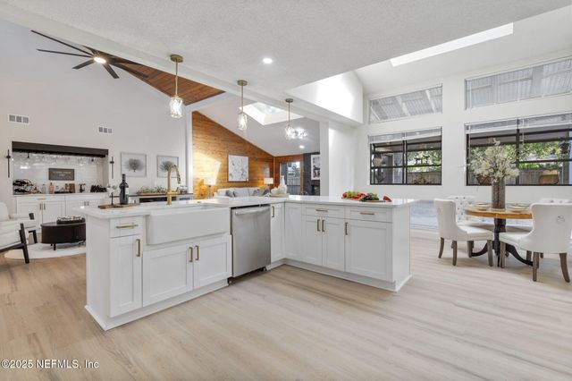 3678 CATHEDRAL COVE Road, Jacksonville, FL 32217