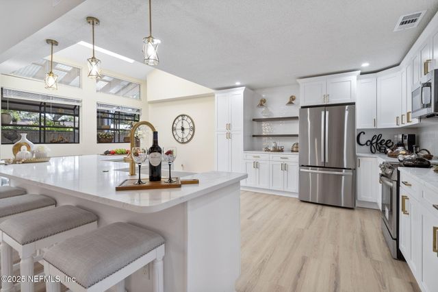 3678 CATHEDRAL COVE Road, Jacksonville, FL 32217